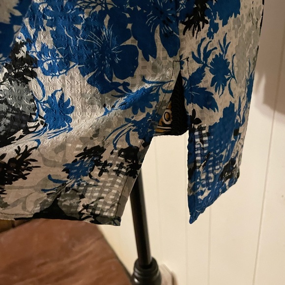 Pretty blouse - Picture 6 of 7